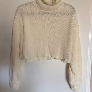 H&M Off White Cropped Turtleneck Sweater